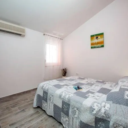 Apartment With Wifi - 27703 Pula